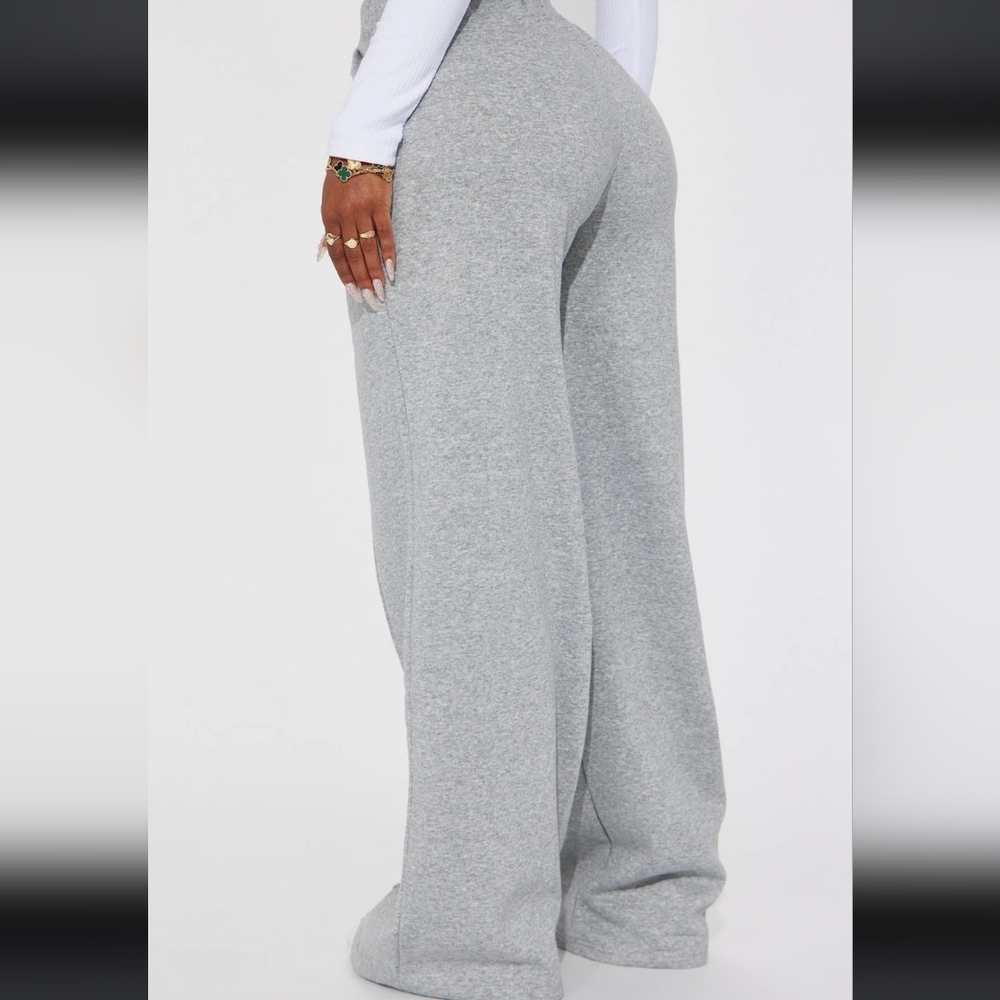 Grey sweats - Picture 2 of 2